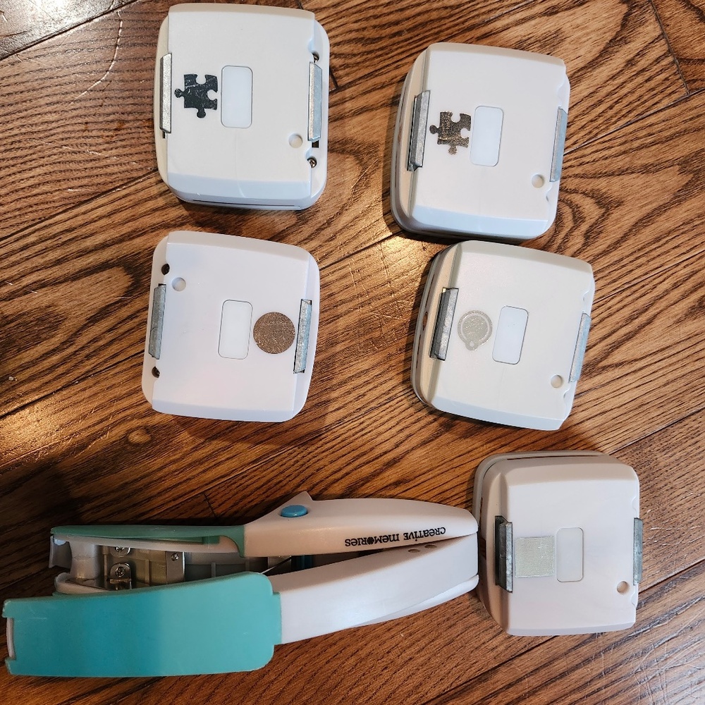 Creative Memories Shape Maker System with 4 cartridges included